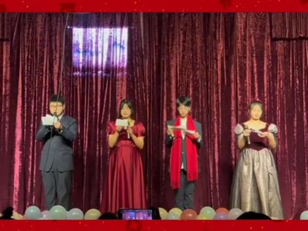 第 一屆校園藝術(shù)節(jié)高一年級(jí)才藝表演